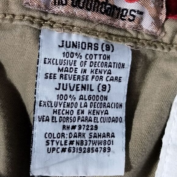 "No Boundaries" woman's capris  - Picture 6 of 7